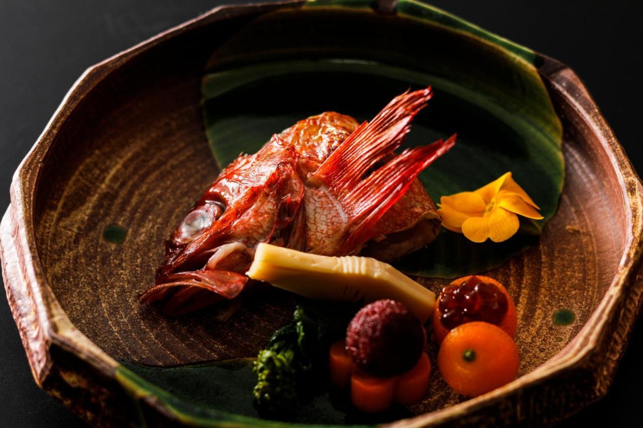 Hokuriku Yamashiro Onsen Hotel Kikyou Кага Экстерьер фото