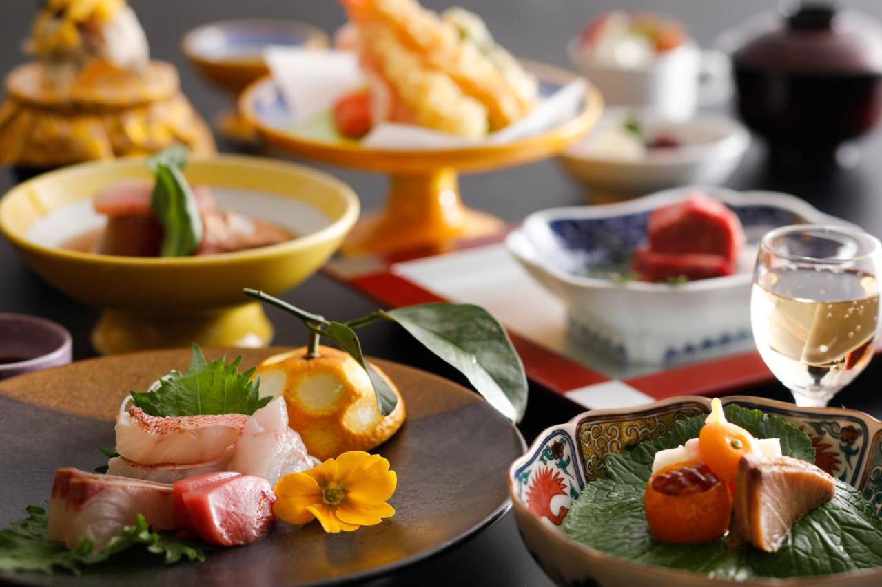 Hokuriku Yamashiro Onsen Hotel Kikyou Кага Экстерьер фото