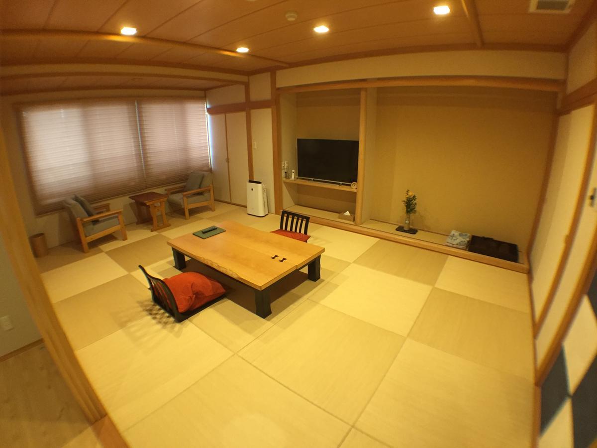 Hokuriku Yamashiro Onsen Hotel Kikyou Кага Экстерьер фото